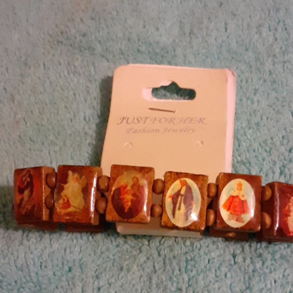 Bracelet - Picture 1 of 3